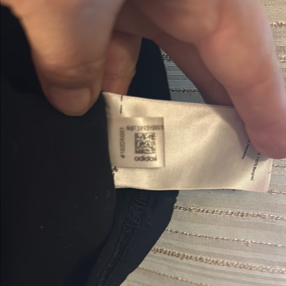 Adidas Kids Black T-Shirt Size Small - Picture 3 of 5